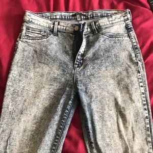 Forever 21 Gray acid wash skinny jeans
